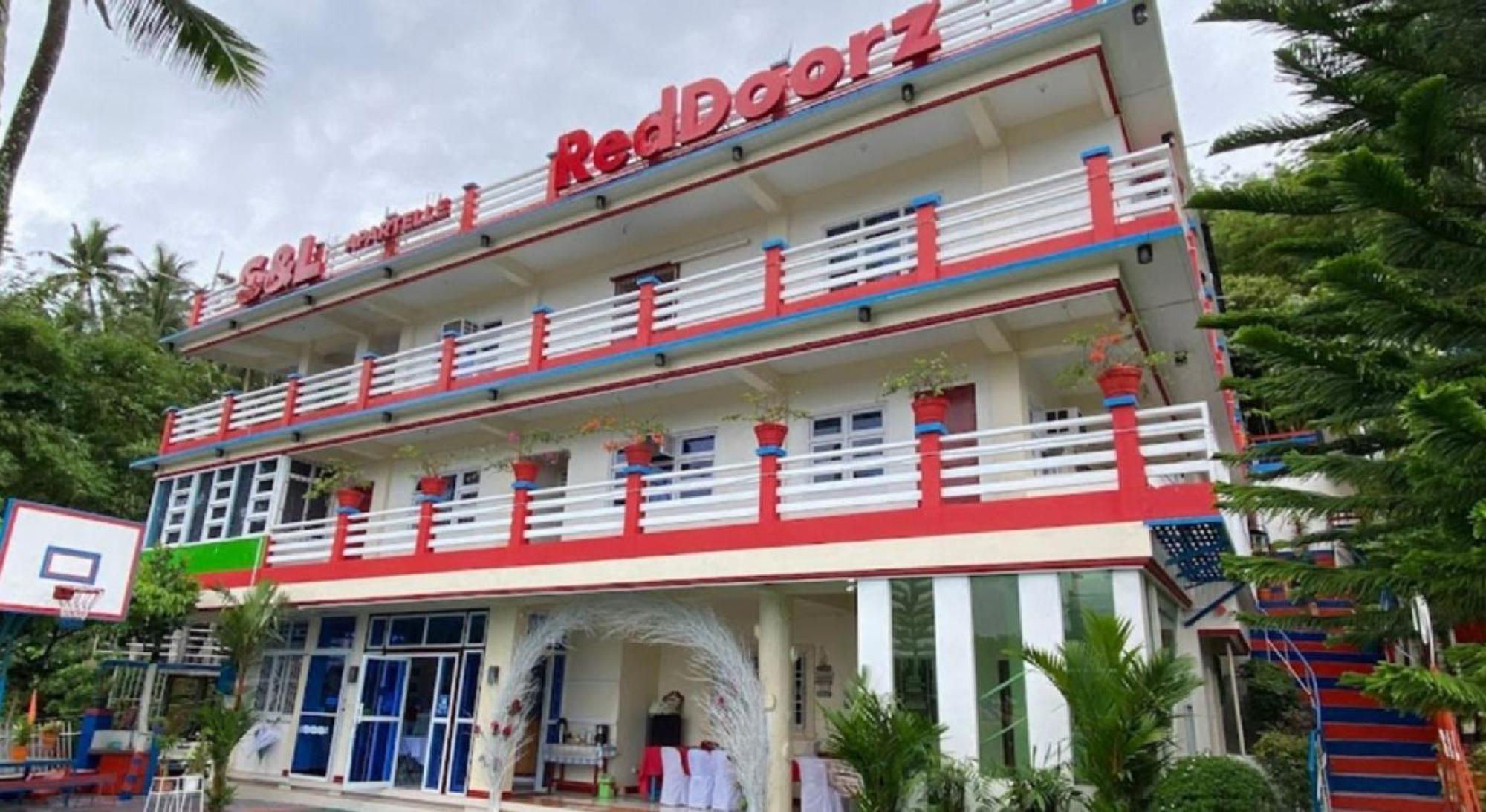 Reddoorz At S & L Apartelle Daraga Albay Legazpi Bagian luar foto